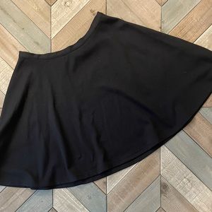 LC Lauren Conrad Black Skater Circle Skirt Size 2